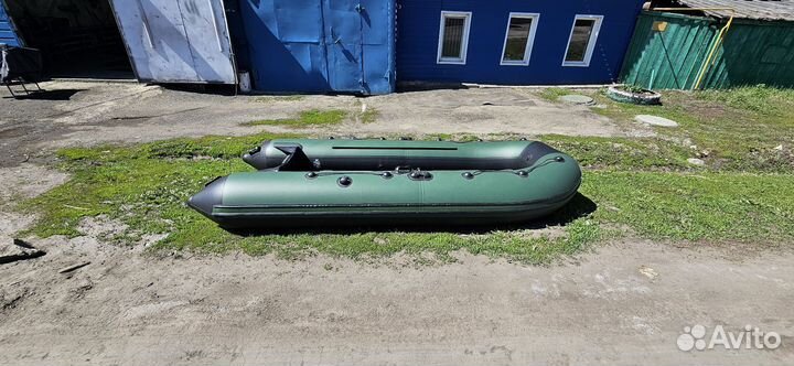 Лодка Ривьера 3200 ск