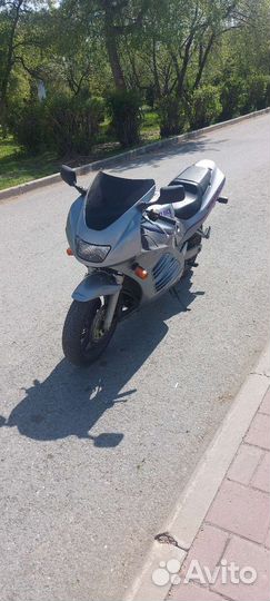 Suzuki rf600r