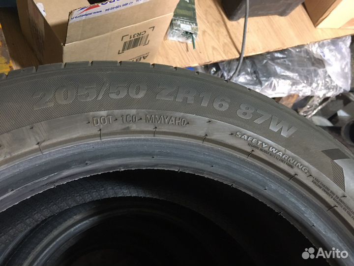 Kumho Ecsta HS52 205/50 R16