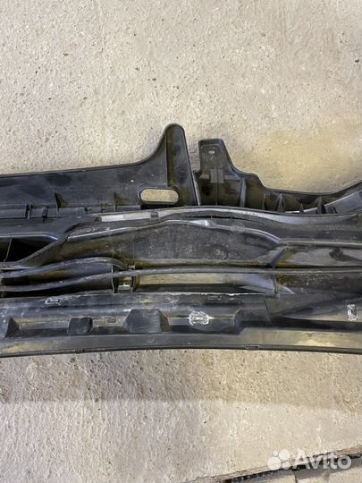 Жабо Toyota Land Cruiser 200