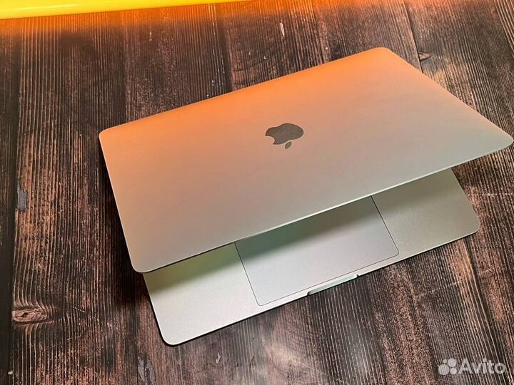 MacBook Pro 13 хорошее состояние