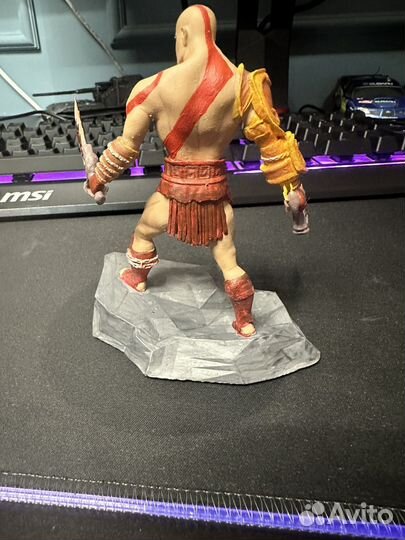 Фигурка Кратоса из God of War