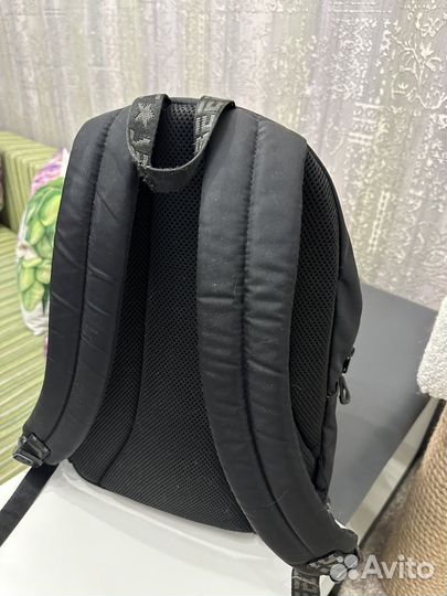 Рюкзак школьный