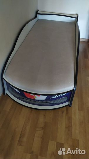 Детская кровать машинка