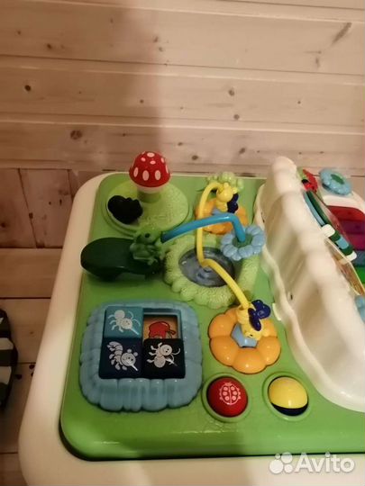 Развивающий столик chicco