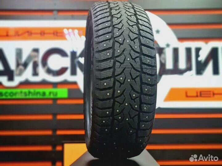 Royal Black Royal Stud II 225/60 R17