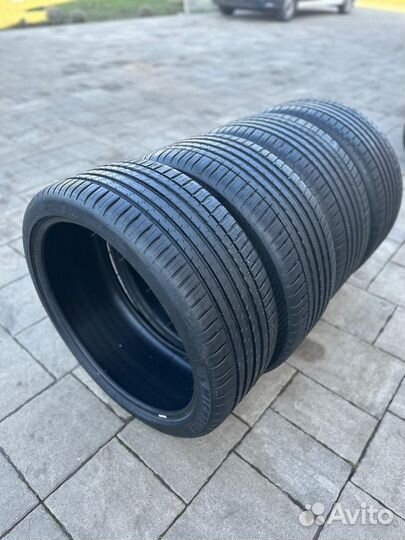 Michelin Pilot Sport 4 S 275/35 R23 и 315/30 R23 111Y