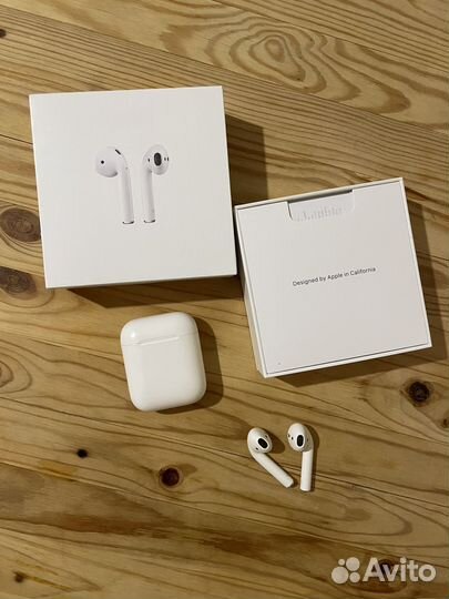 Оригинальные наушники AirPods (2-го поколения)