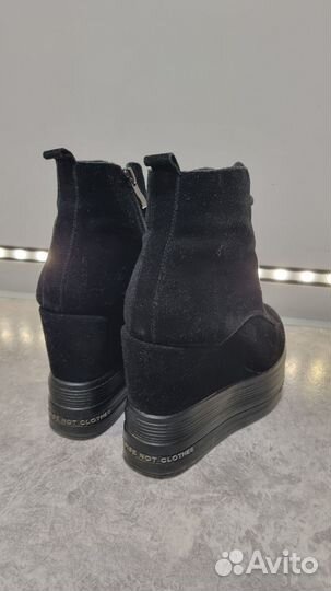 Ботинки на танкетке