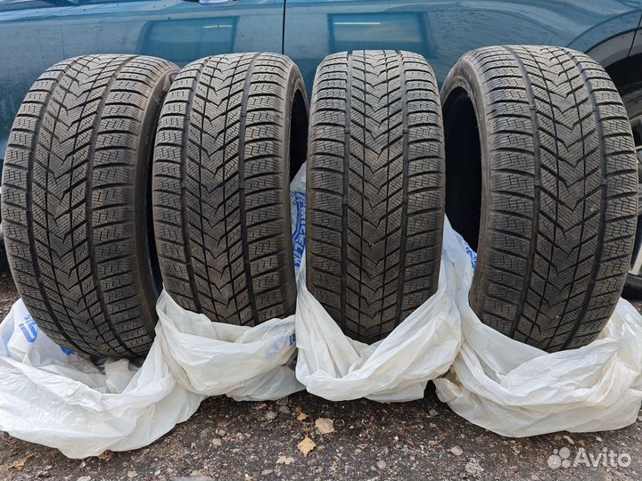 Zmax Winterhawke II 245/20 R45 103B