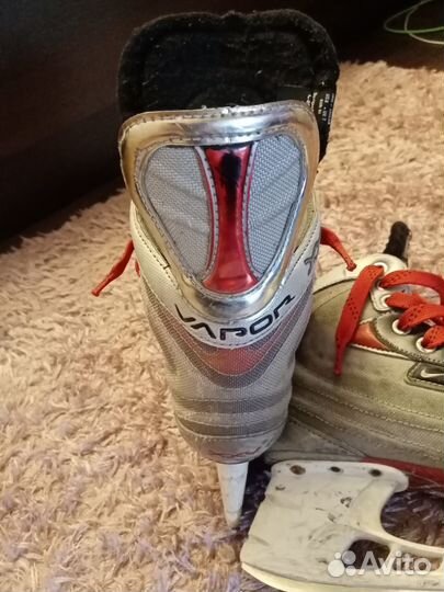 Хоккейные коньки