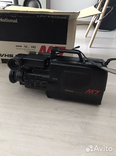 Видеокамера National M7