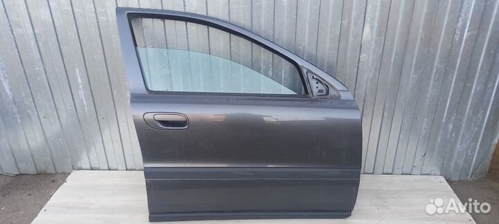 Дверь передняя правая Volvo V70 D5244T 2004Г.в