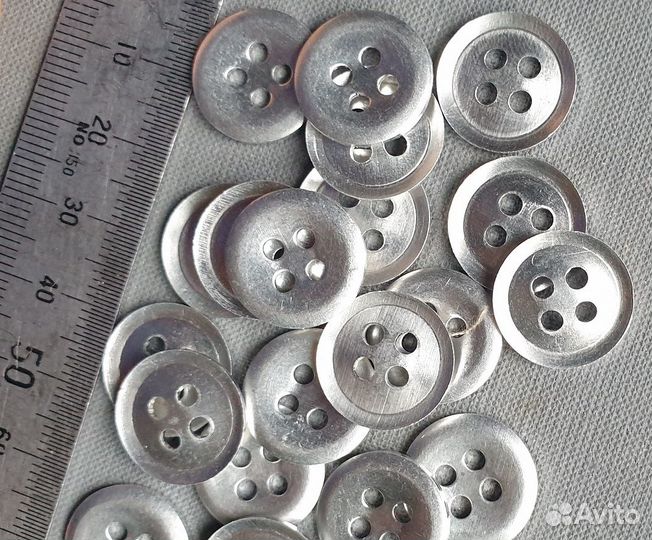 Пуговицы для немецкой формы разные