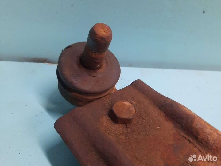 Рычаг подвески передний правый mazda 323 f bg