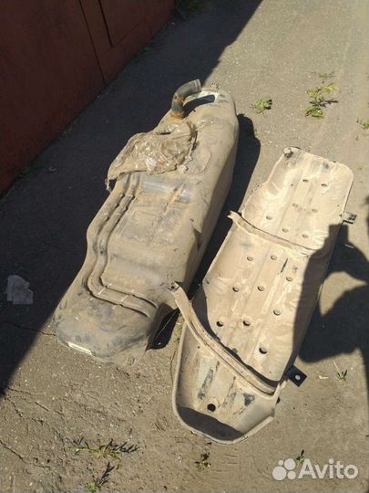 Топливный бак VW Amarok 2.0 л 2014 год