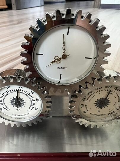 Настольный письменный набор с часами