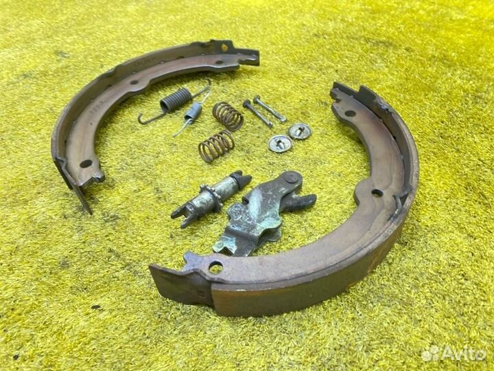 Механизм стояночного тормоза задний левый Toyota 145315