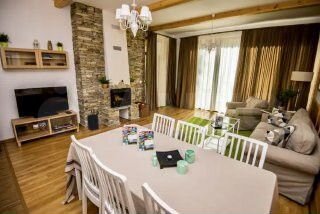 Дом 145 м² на участке 4 сот.