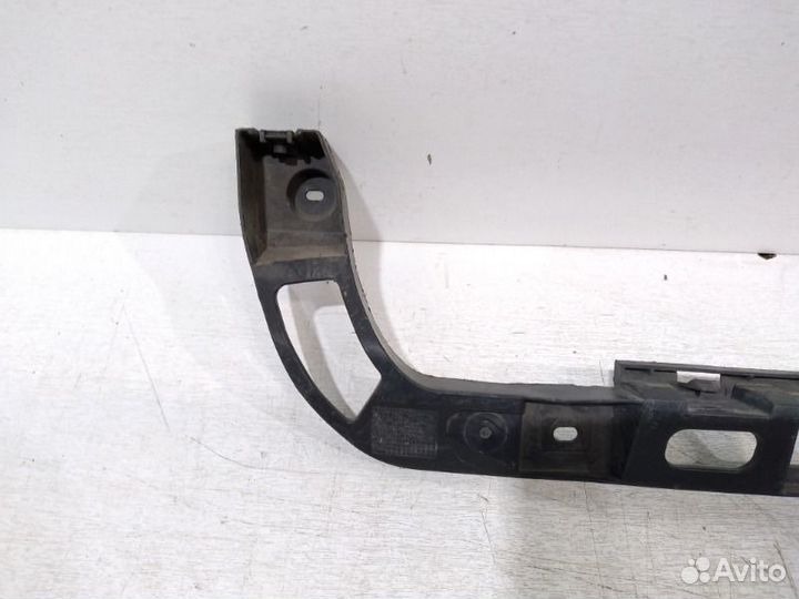 Кронштейн бампера задний Volkswagen Passat B6