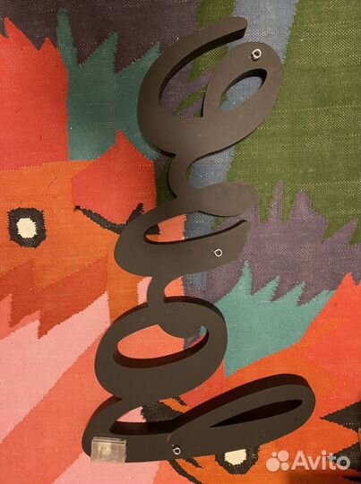 Деревянная надпись буквы Love с подсветкой