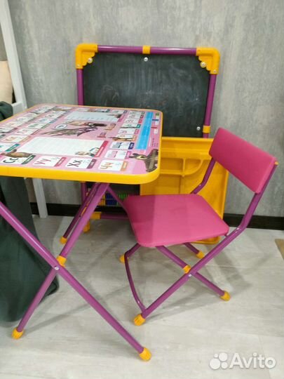 Растущий мольберт и комплект мебели Nika kids