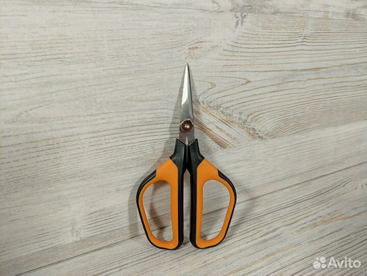Ножницы для травы SP15 Solid Fiskars 1051602