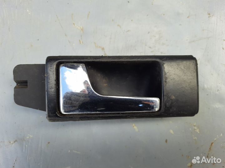 Ручка передней левой двери Ауди 100 с4