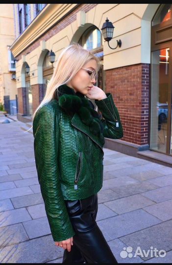 Курточка женская питон Италия