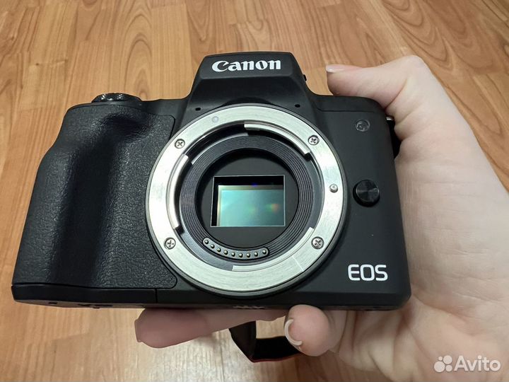 Беззеркальный фотоаппарат Canon EOS M50 Mark II