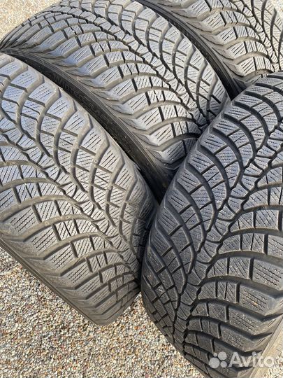 Kumho WinterCraft WP71 235/40 R19