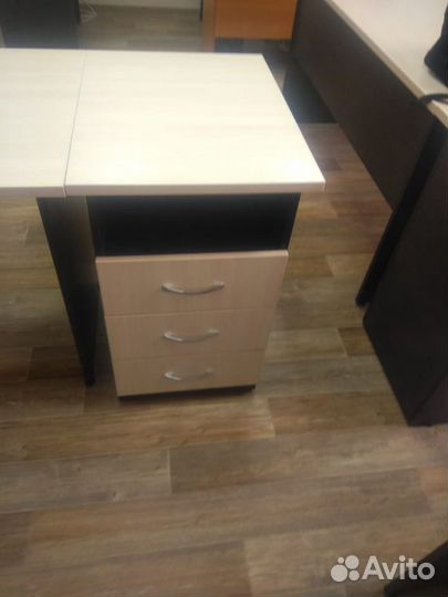 Тумба на 3 ящика