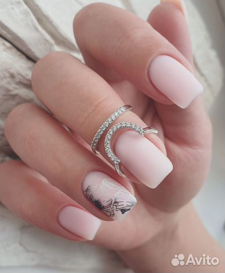 Маникюр, педикюр