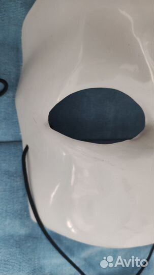 Белая маска для маскарада