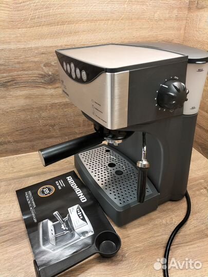 Кофеварка Redmond RCM-1503