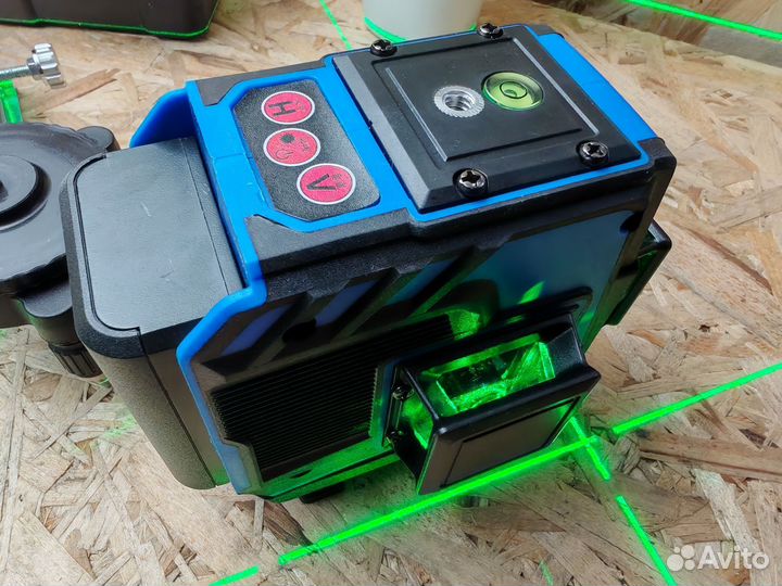 Новый лазерный уровень 12 линий в кейсе