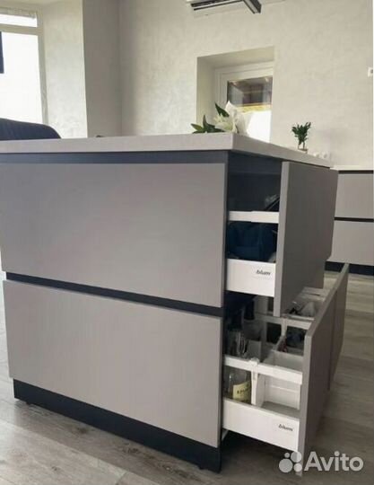 Кухня на заказ угловая