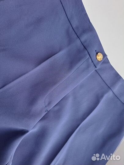 Брючный Костюм новый 42
