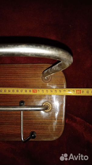 Вешалка для одежды настенная