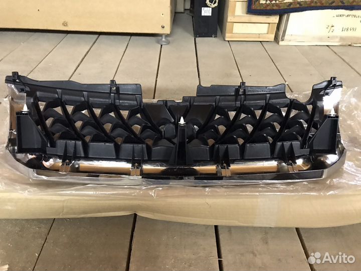 Решетка радиатора Pajero Sport 1