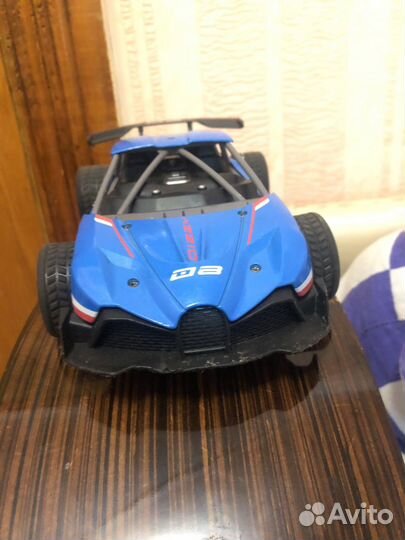 Машинка на пульте управления