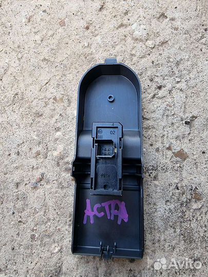 Кнопка стеклоподъемника Опель Астра Н