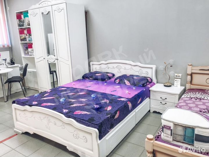 Спальный гарнитур