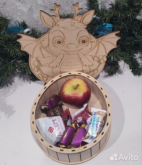 Упаковка для новогодних подарков (шкатулка, короб)