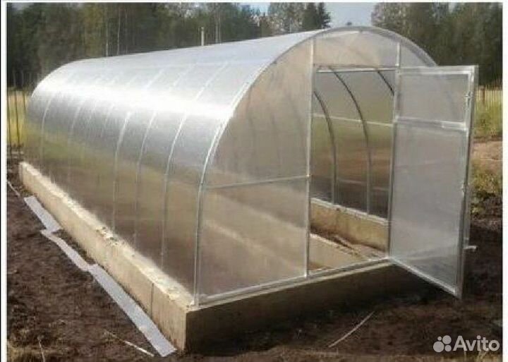 Теплица крепкая