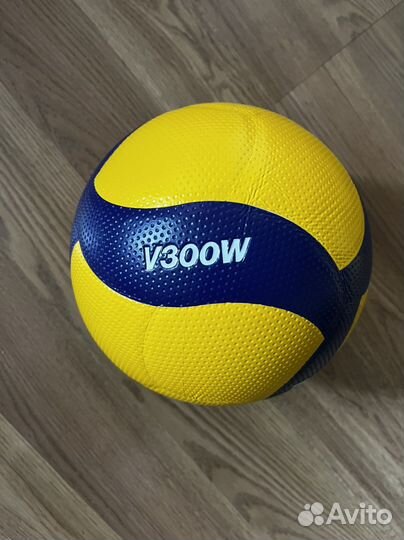 Волейбольный мяч mikasa v300w