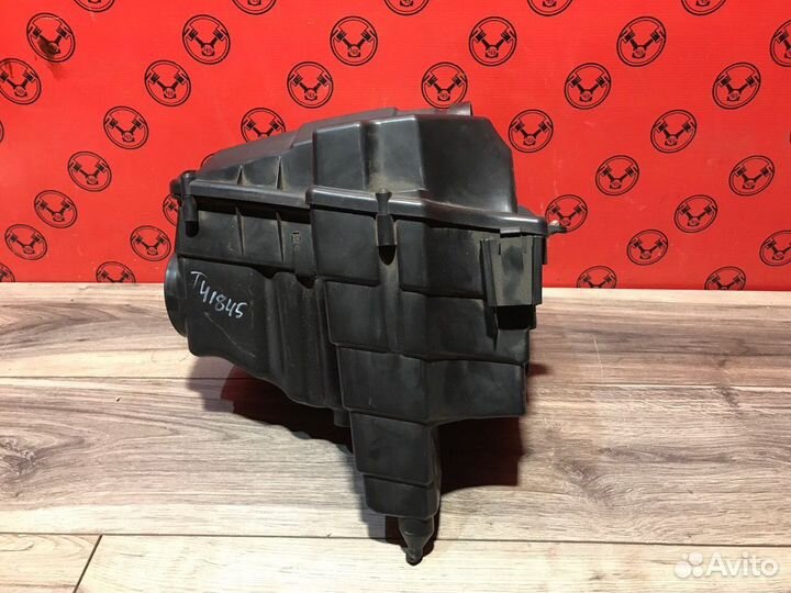 Корпус воздушного фильтра Land Rover Discovery 4