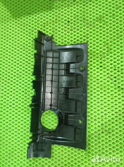 Декоративная крышка двигателя Peugeot 308