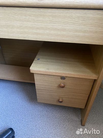 Письменный стол для школьника бу