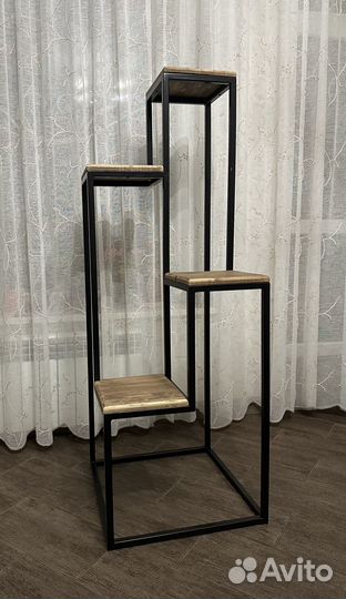 Напольная подставка для цветов